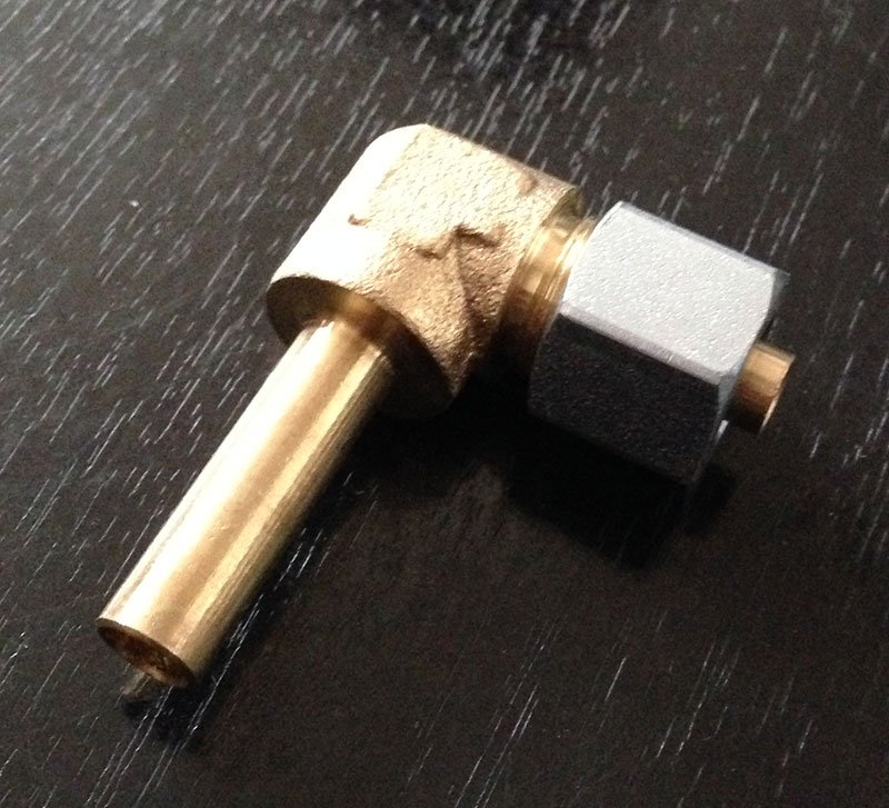 Karbona trases D.8/D.6 savienotājs līkais, GZ-5313   